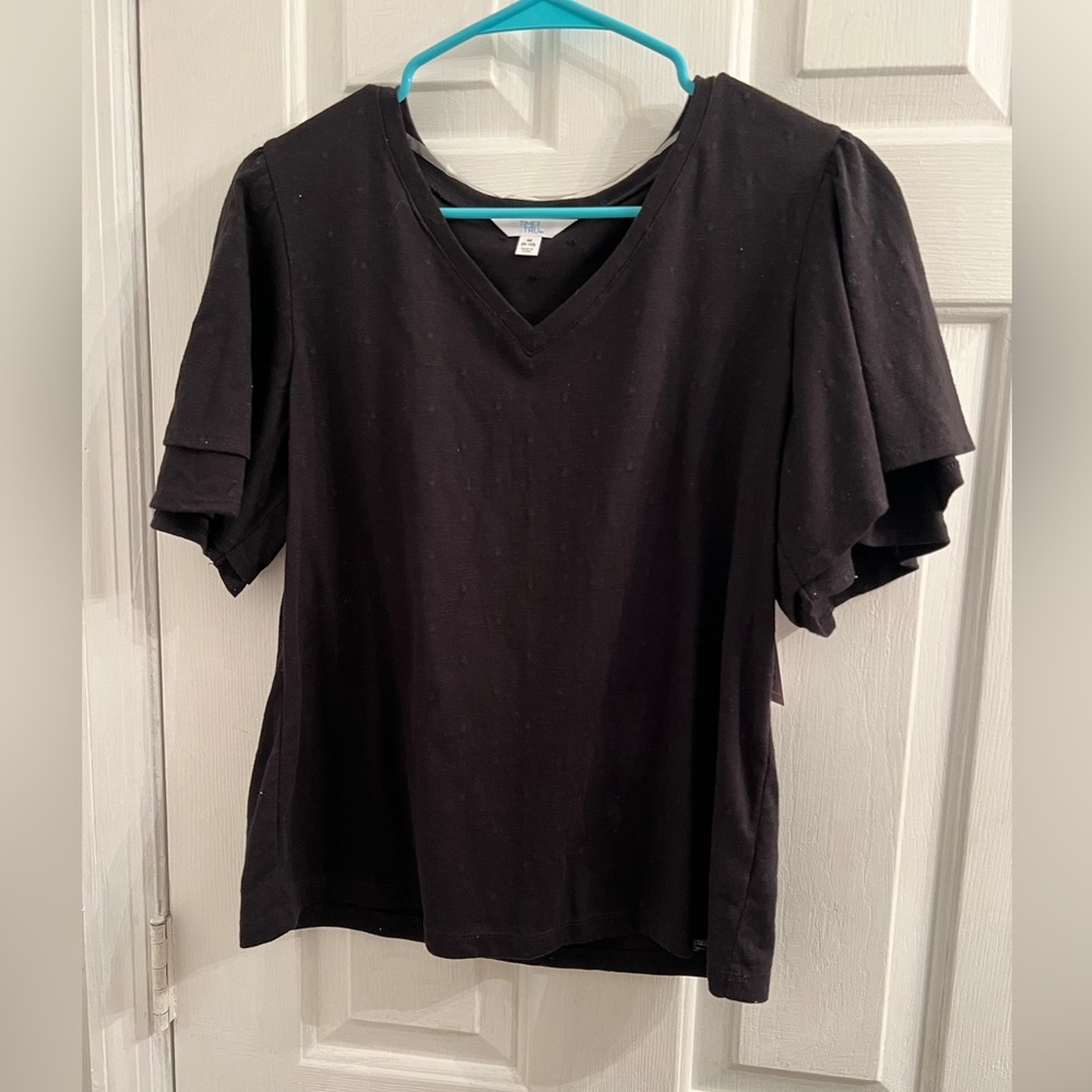 Size medium black fabric dot pattern vneck shirt top